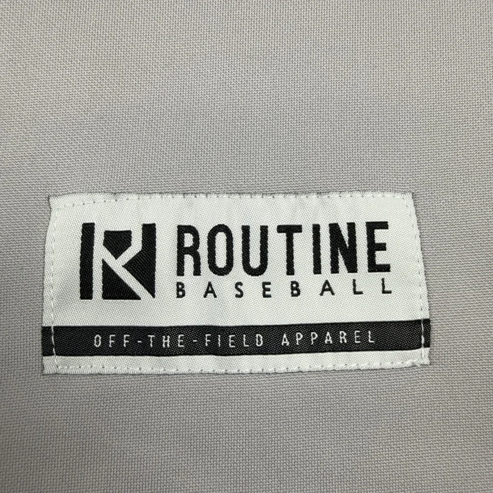 Routine Baseball Shirt Mens Large Gray BSB V Neck Jersey Raglan Short Sleeve Tee